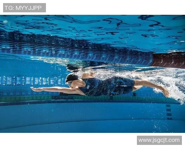 自由泳呼吸技巧解析：掌握正确呼吸方法提升游泳表现